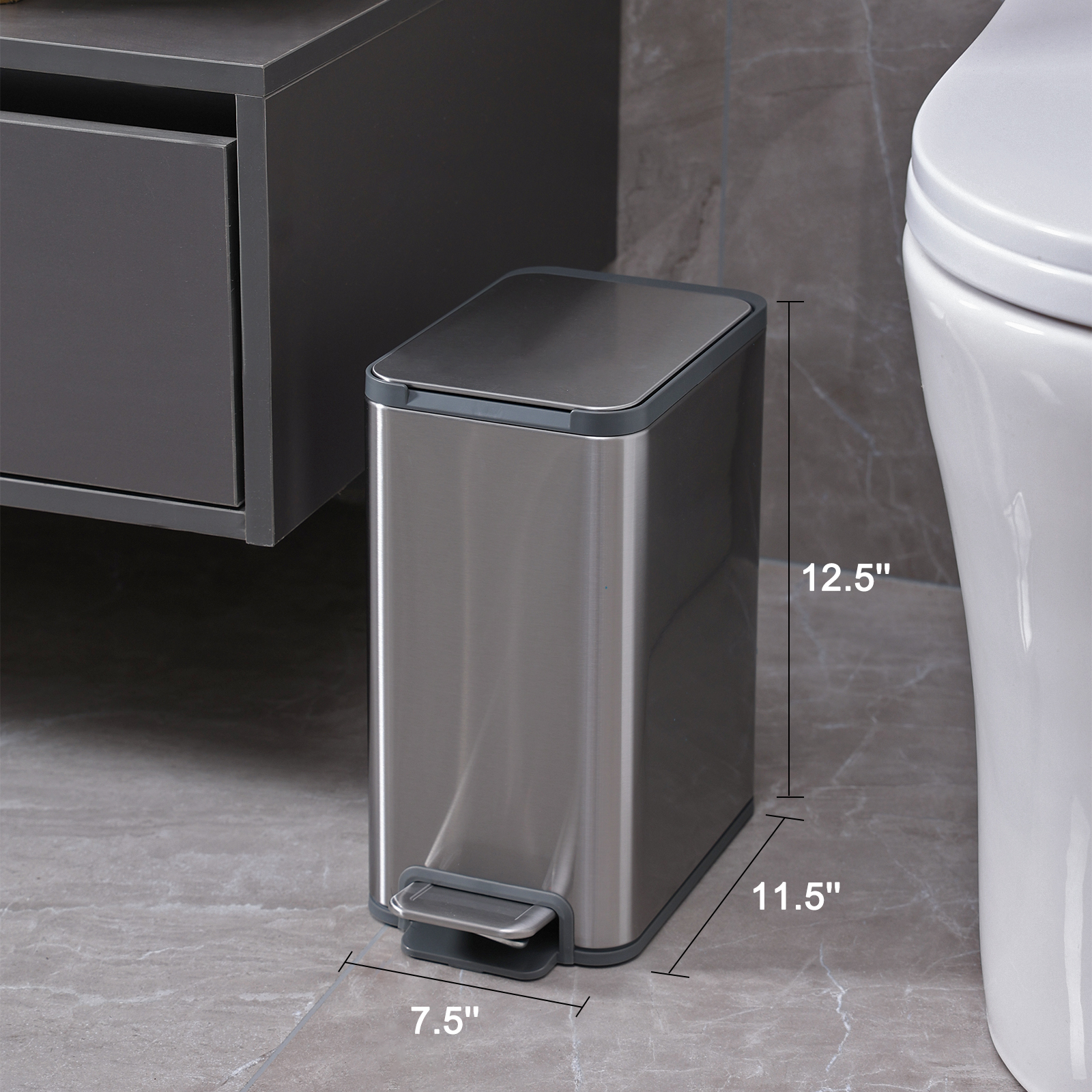 How to choose a bathroom trash can?